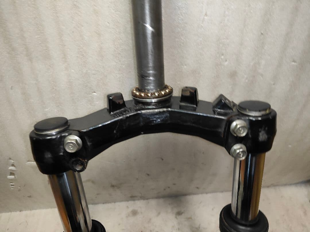 4型シグナスX 純正ステムアンダーブラケット フォーク左右 要手直し