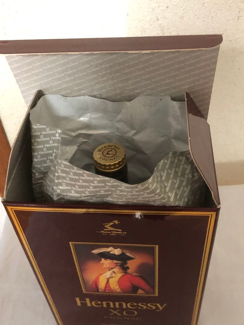 希少品　ヘネシーＸＯ　1000m l 金キャップ箱付　未開封保管品