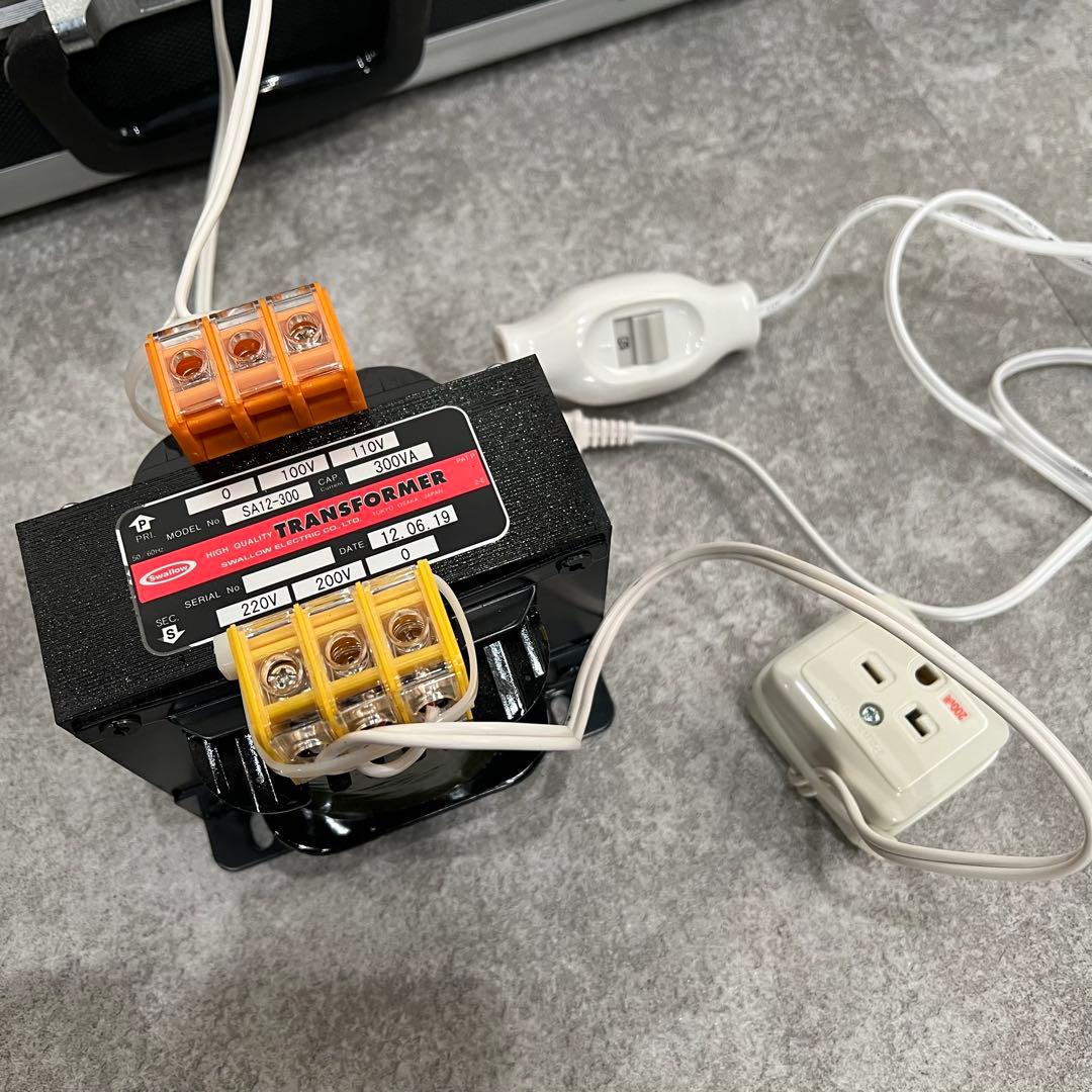 中古 Neo Venus 1000 LED 投光器 200V ケース付き