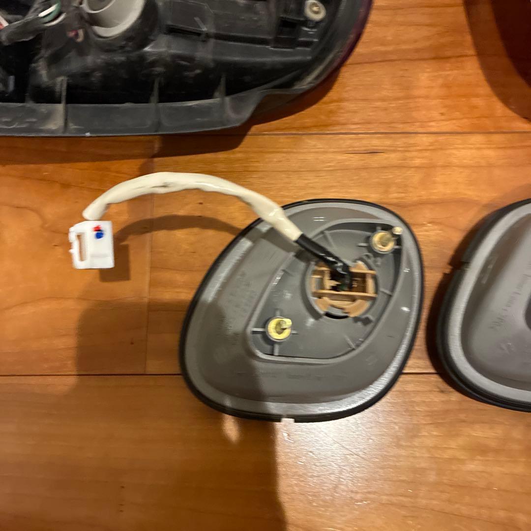 JZS161 アリスト☆後期純正テールレンズ