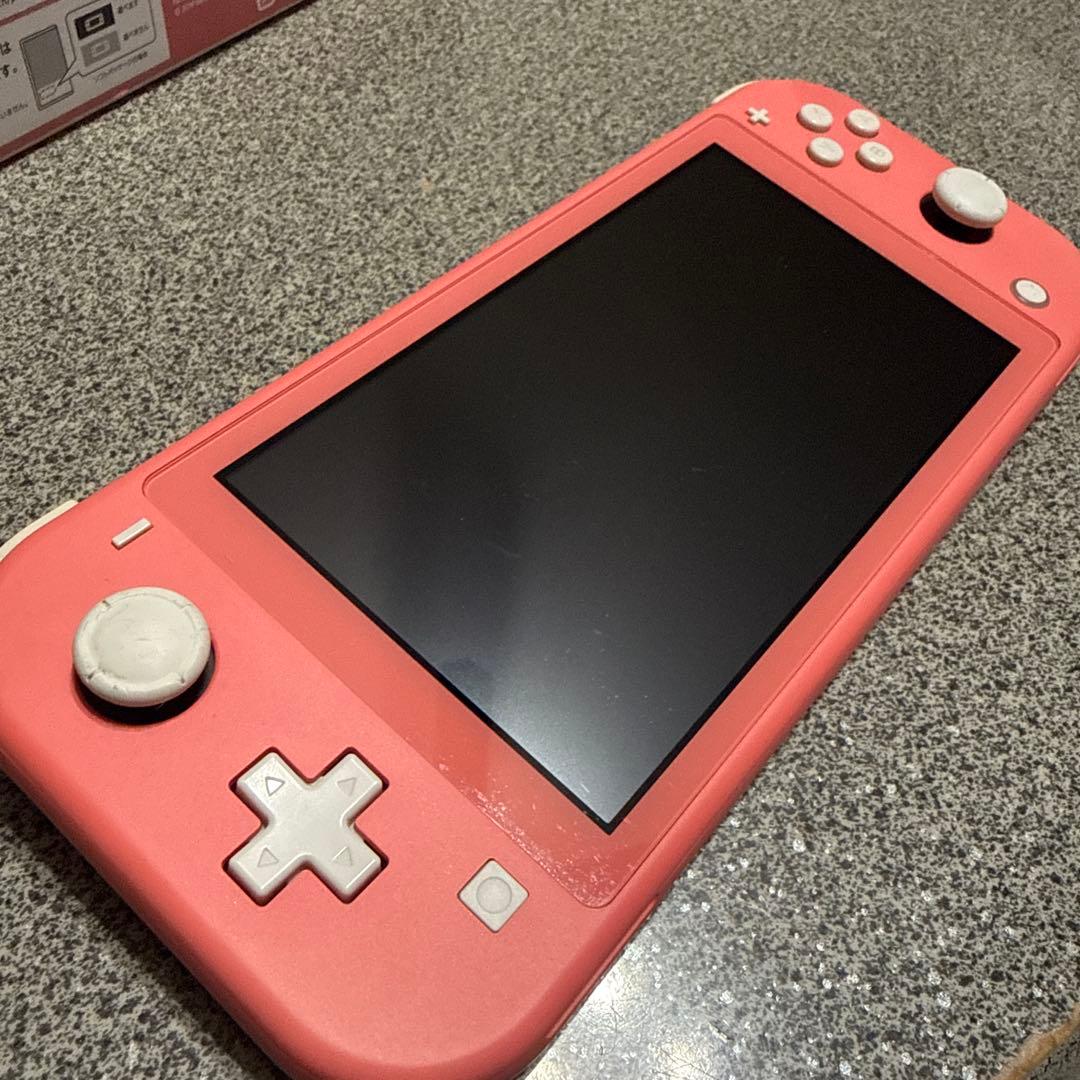 Nintendo Switch LITE コーラル