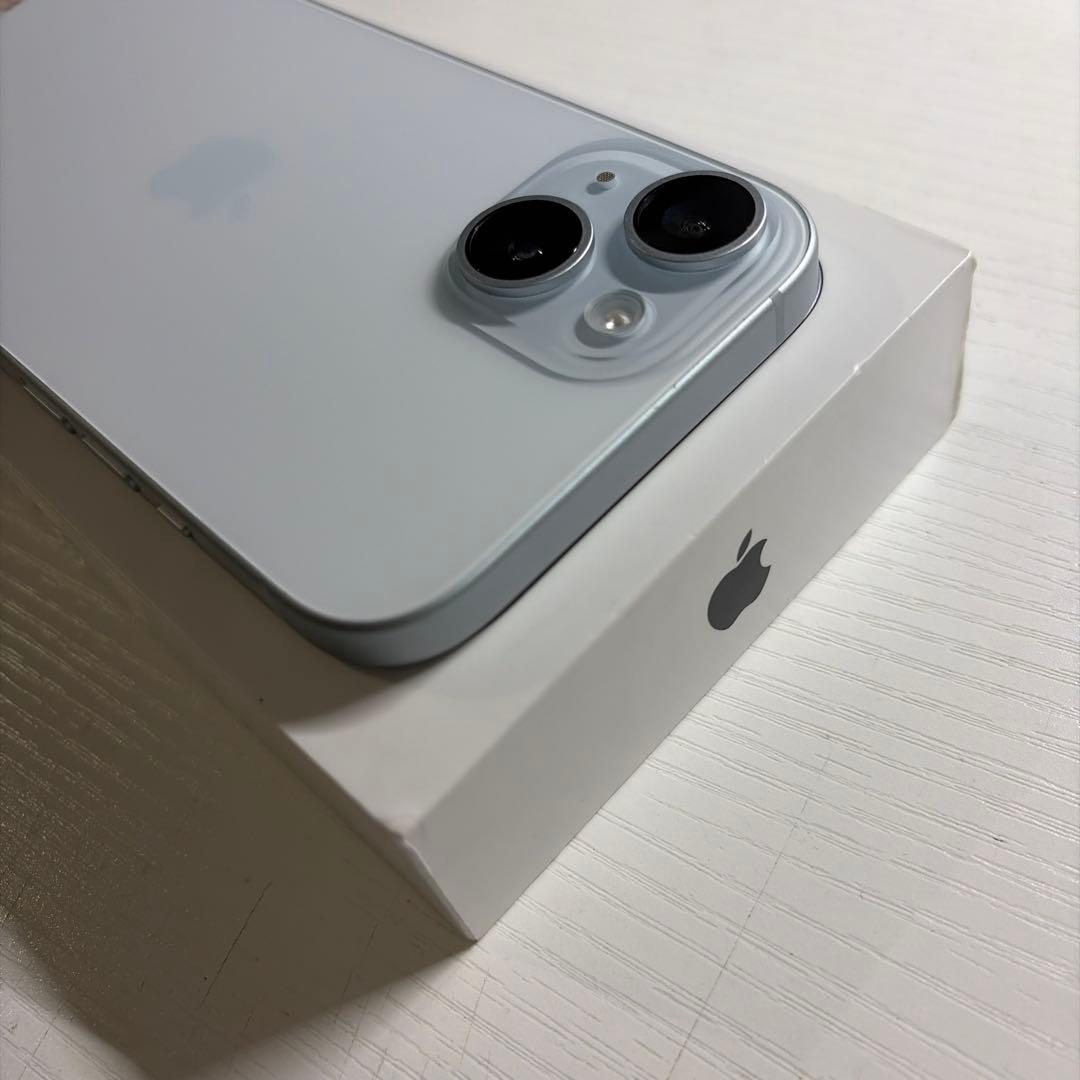 とも iPhone15 128GB ブルー SIMフリー 極美品