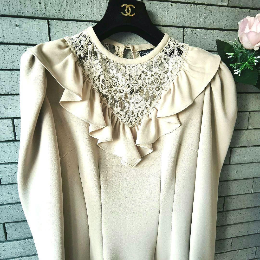 ❤【ベリーブレイン】✨新品未使用　レースワンピース　パフスリーブ　ベージュ　M