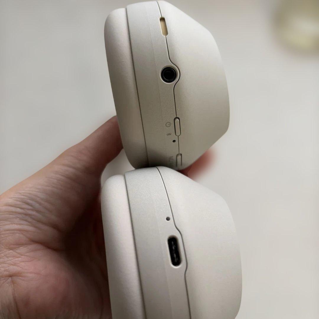 SONY WH-1000XM5　ワイヤレスヘッドホン プラチナシルバー