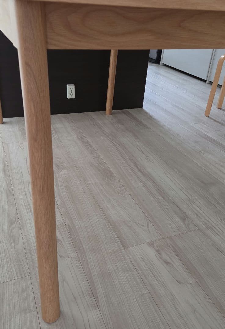 ダイニングテーブル IDEE STILT TABLE 1400 White