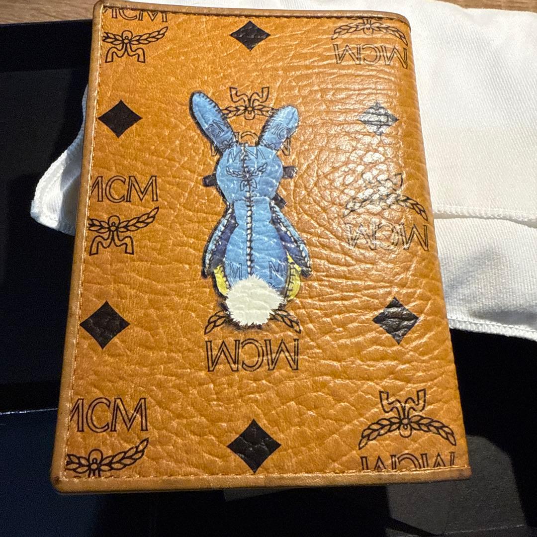 ツキ　MCM ウサギデザイン パスポートケース