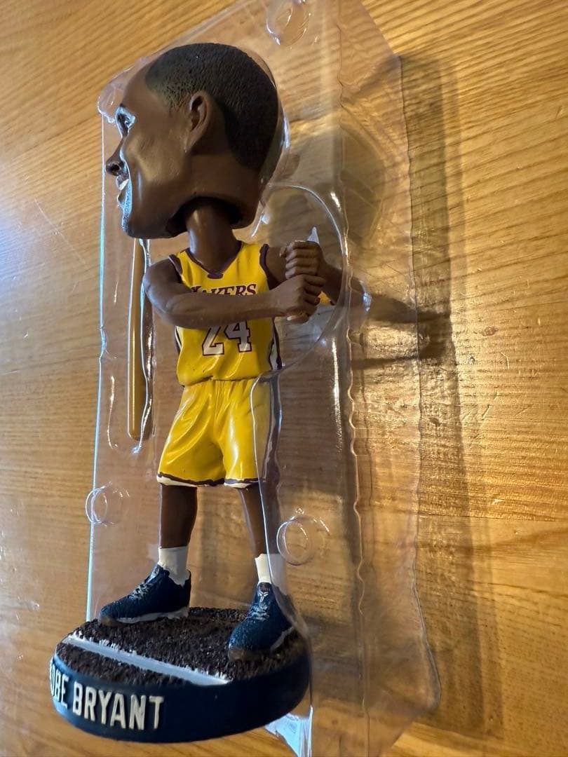 8月8日入場者限定/コービーブライアントボブルヘッド