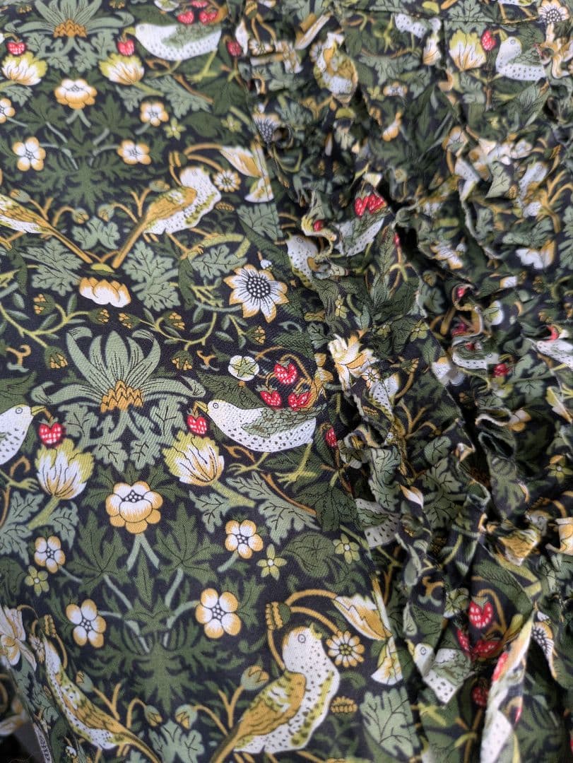 【新品未着用】ウェルベック　WM　リバティープリント　フリル長袖ブラウス