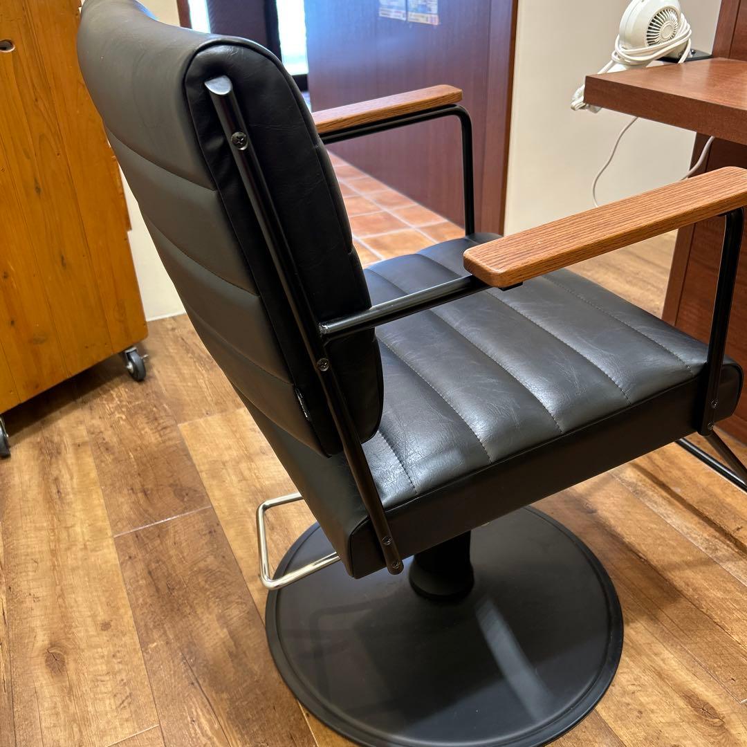 大広　美容室　椅子