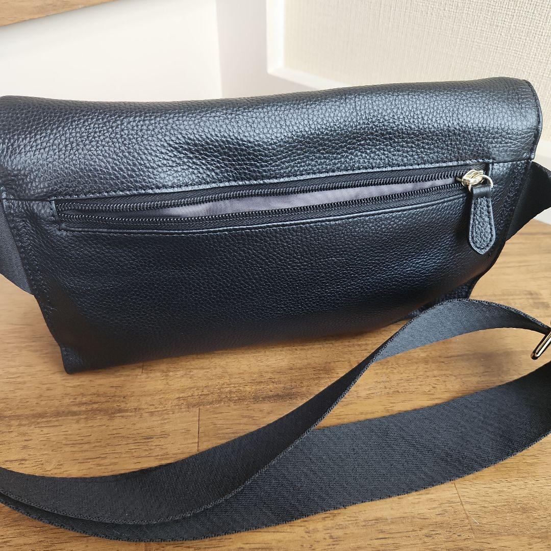 【美品】イアパピヨネ　ワイドテープショルダーバッグ