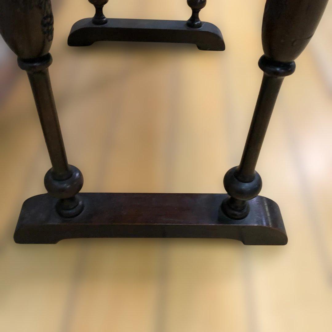 送料無料 アンティーク調 木製テーブル 葡萄彫刻 花台 飾り棚 　251214