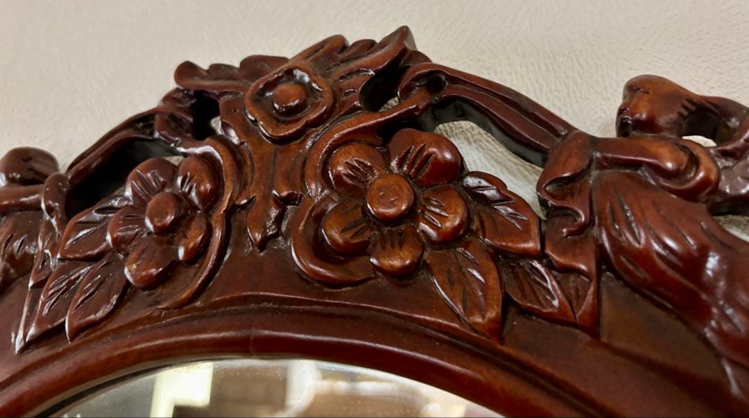 お値下げ　マホガニー製　楕円形　壁掛けミラー　エンゼル　彫刻　輸入家具