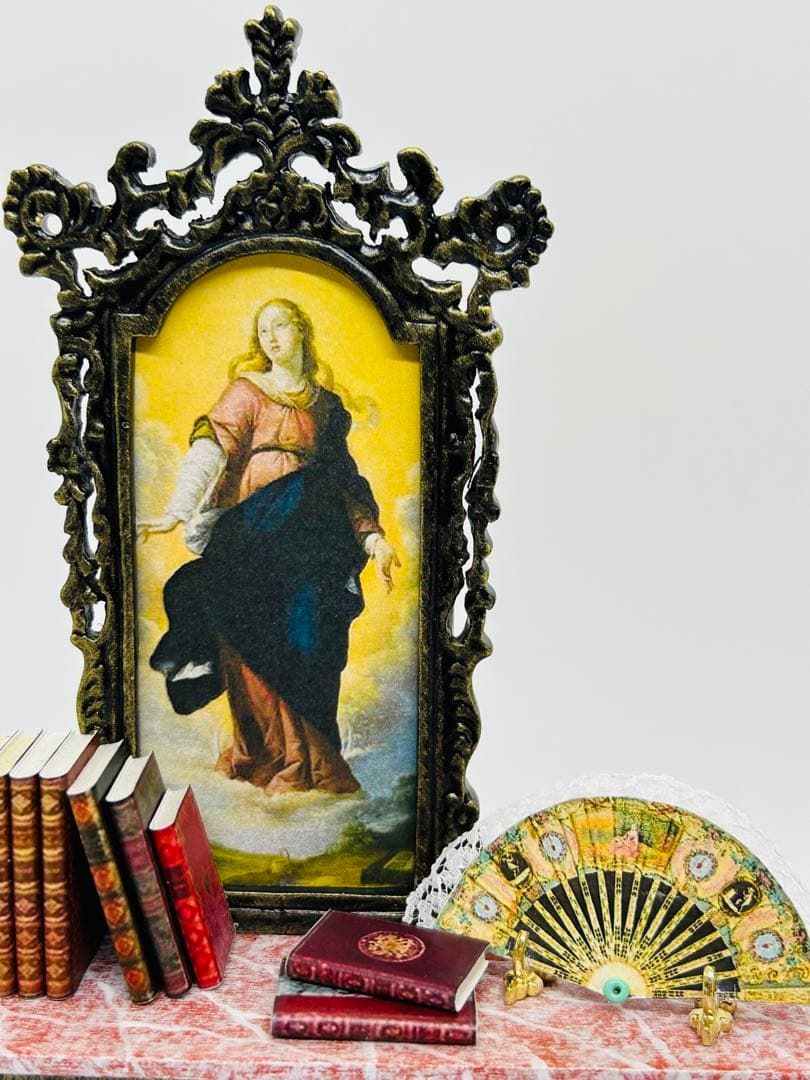 ☆ドールハウス用マリア様絵画棚　ミニチュア家具