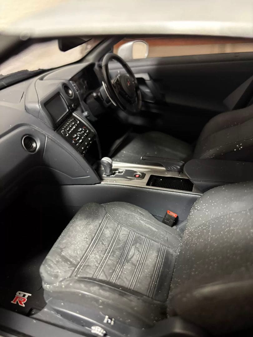 ディアゴ：日産NISSAN GT-R R35 1/8合金車