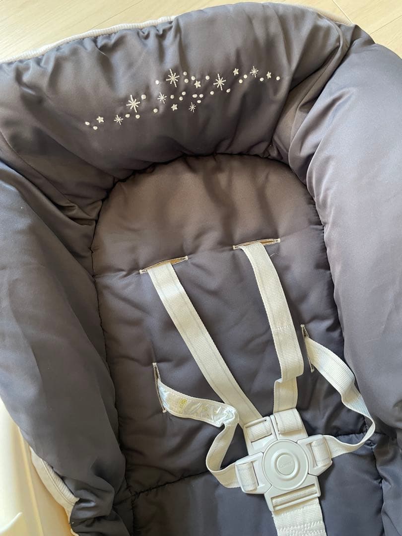 【かむつ】【美品】 コンビ ハイローチェア ネムリラ FF セサミグレー