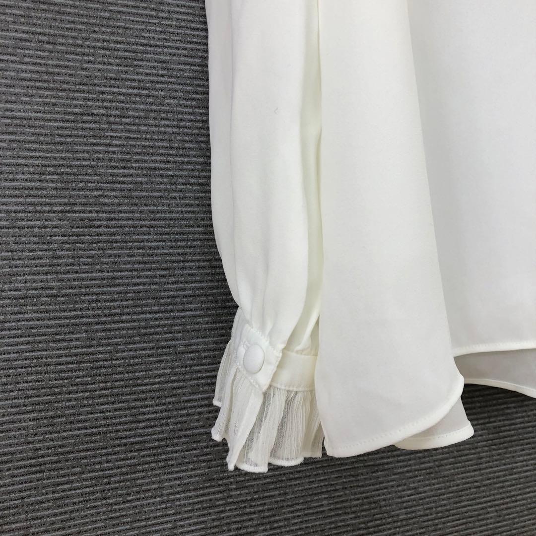 LOULOU WILLOUGHBY ヨーリューフリルタイブラウス オフホワイト