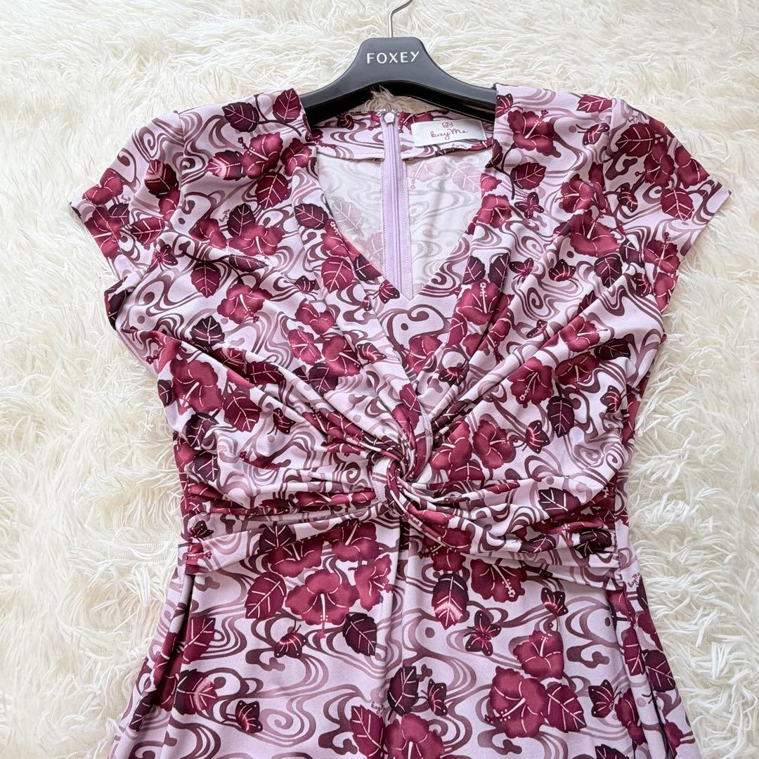 美品　9号　kayme ケイミー　紅ハイビスカス　ツイストワンピ　花柄　ピンク