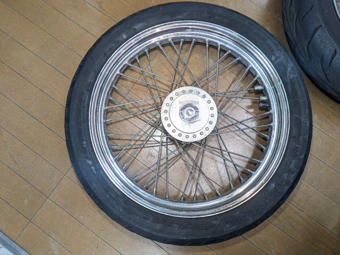 ハーレー純正　’93モデル　XLH883前後ホイール＆タイヤ　送料込み