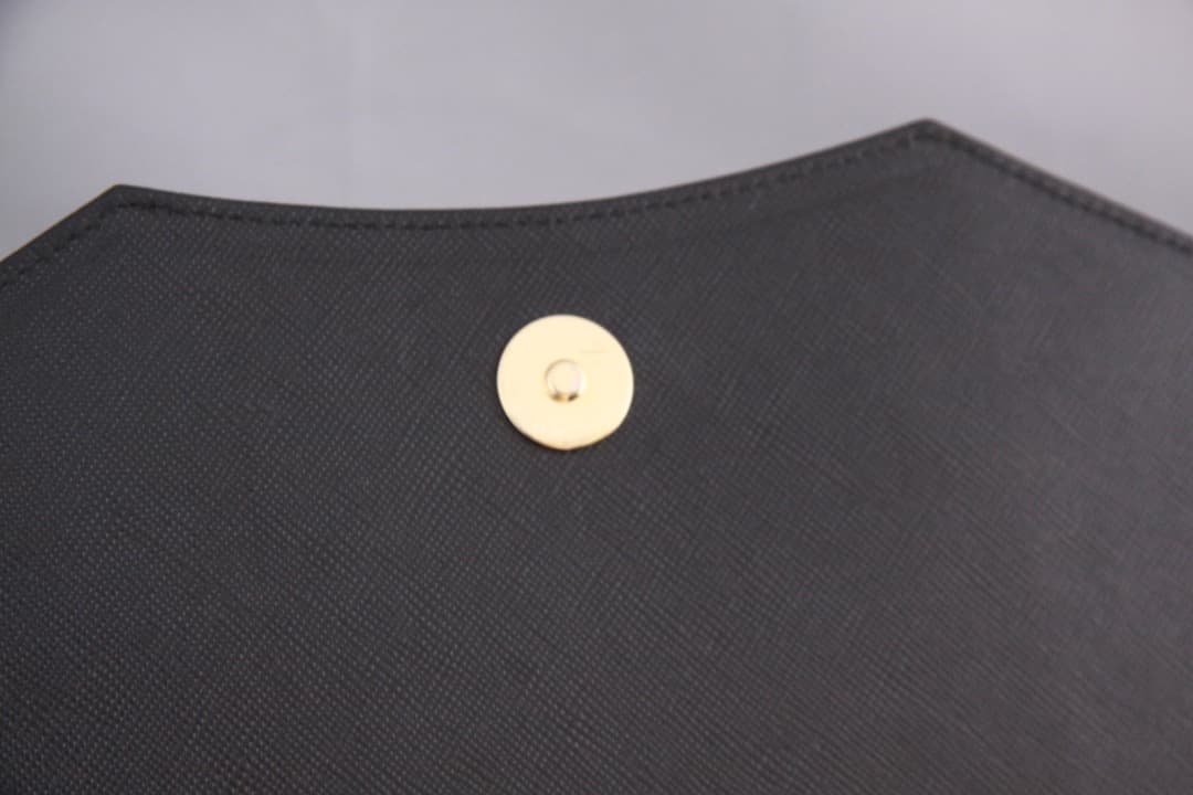 イヴサンローラン　クラッチバッグ　内側総柄　サフィアーノレザー　ブラック