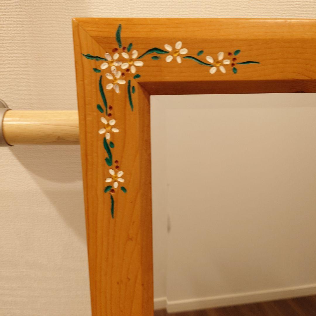 花柄ペイントの木製壁掛け鏡