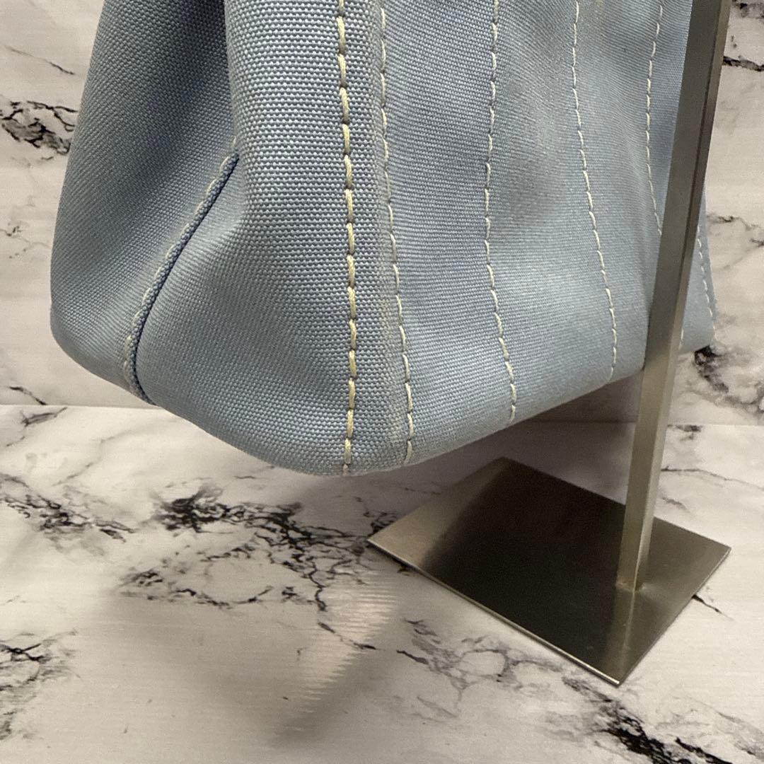 (美品)大人気、プラダ、カナパ、2wayバッグ、人気色、水色、3角プレート、高級