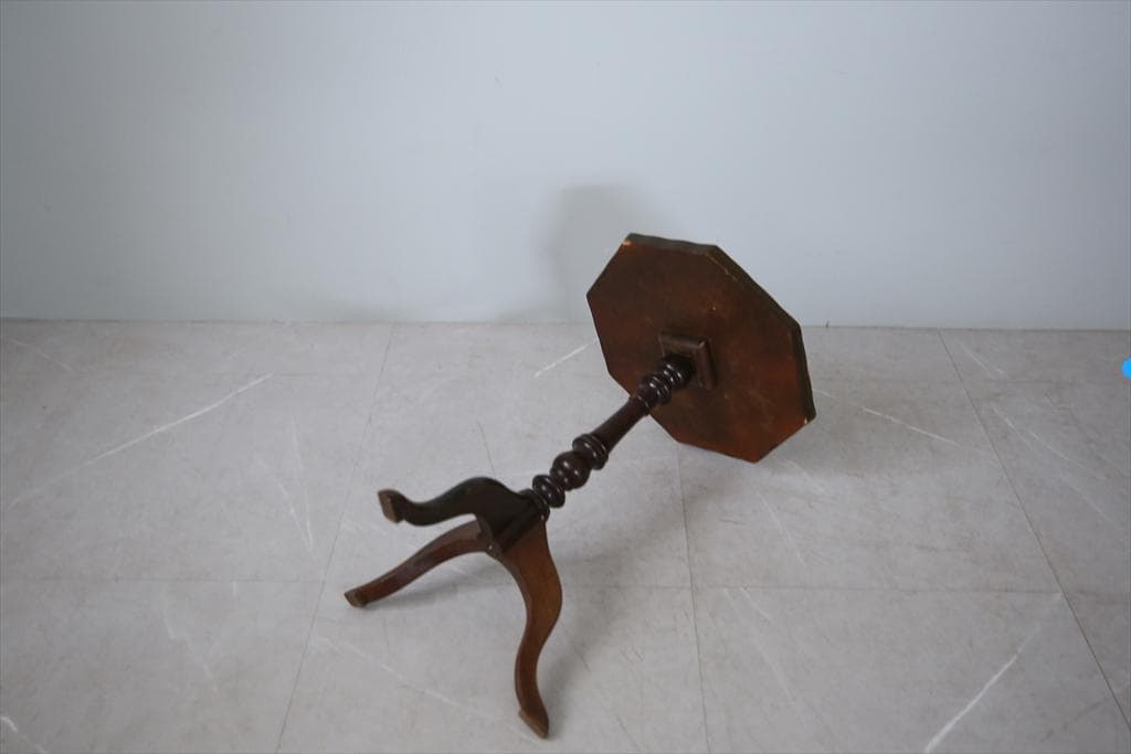 英国アンティーク木製ワインテーブル/サイドテーブル/丸机/飾り棚(89-188)