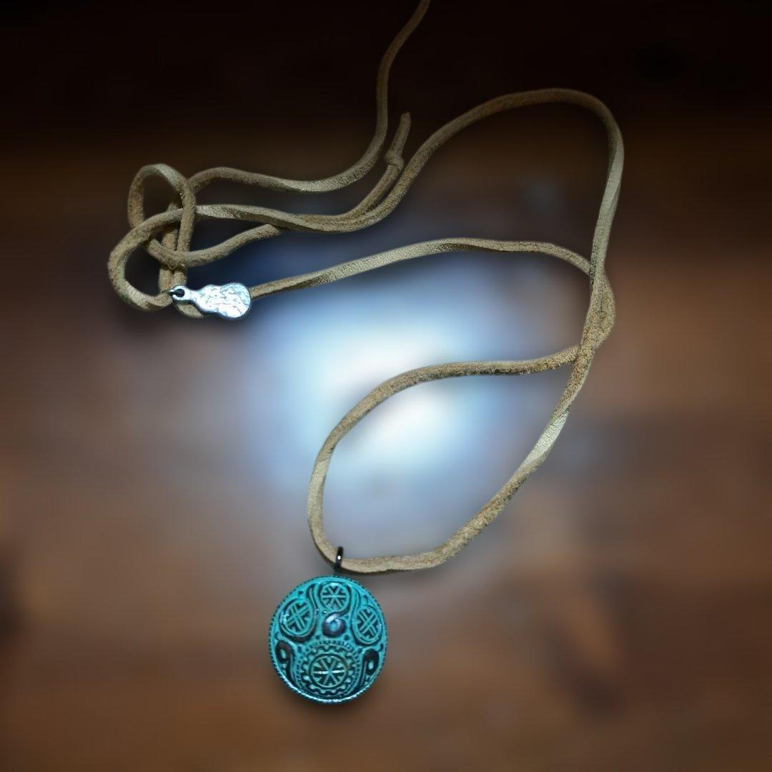 アイヌ木製彫刻模様ネックレス・バレッタ・ブレスレット６点セット