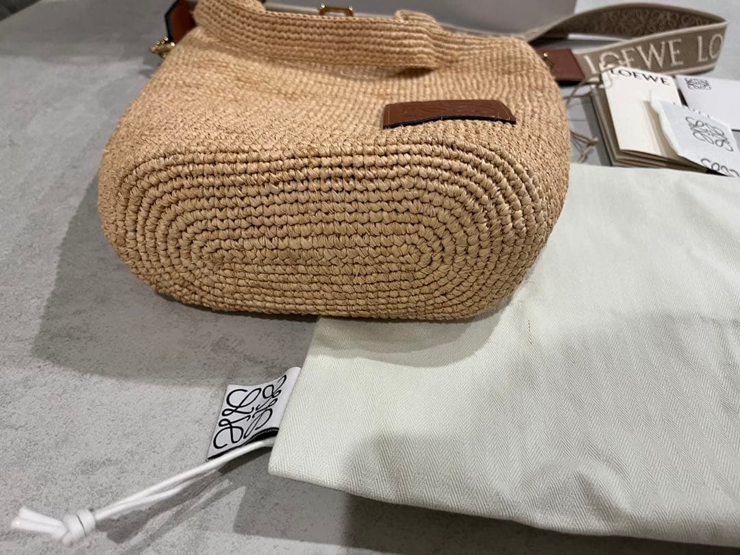 最終値下げ LOEWE スリットバッグミニ　カゴバッグ斜めがけ