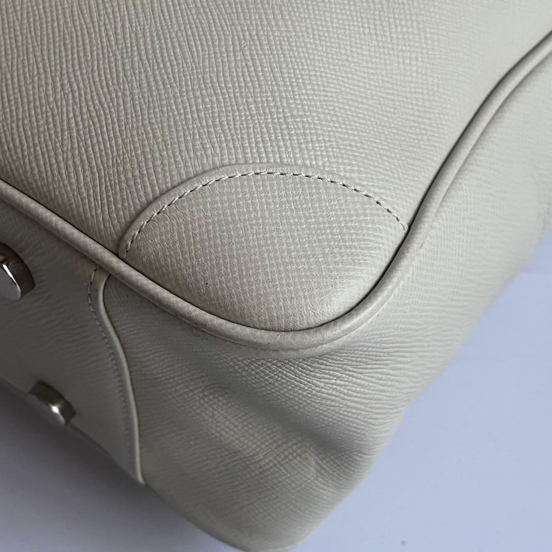 極美品✨️ GLOBE TROTTER 　ビジネスバッグ　白　ショルダー　レザー