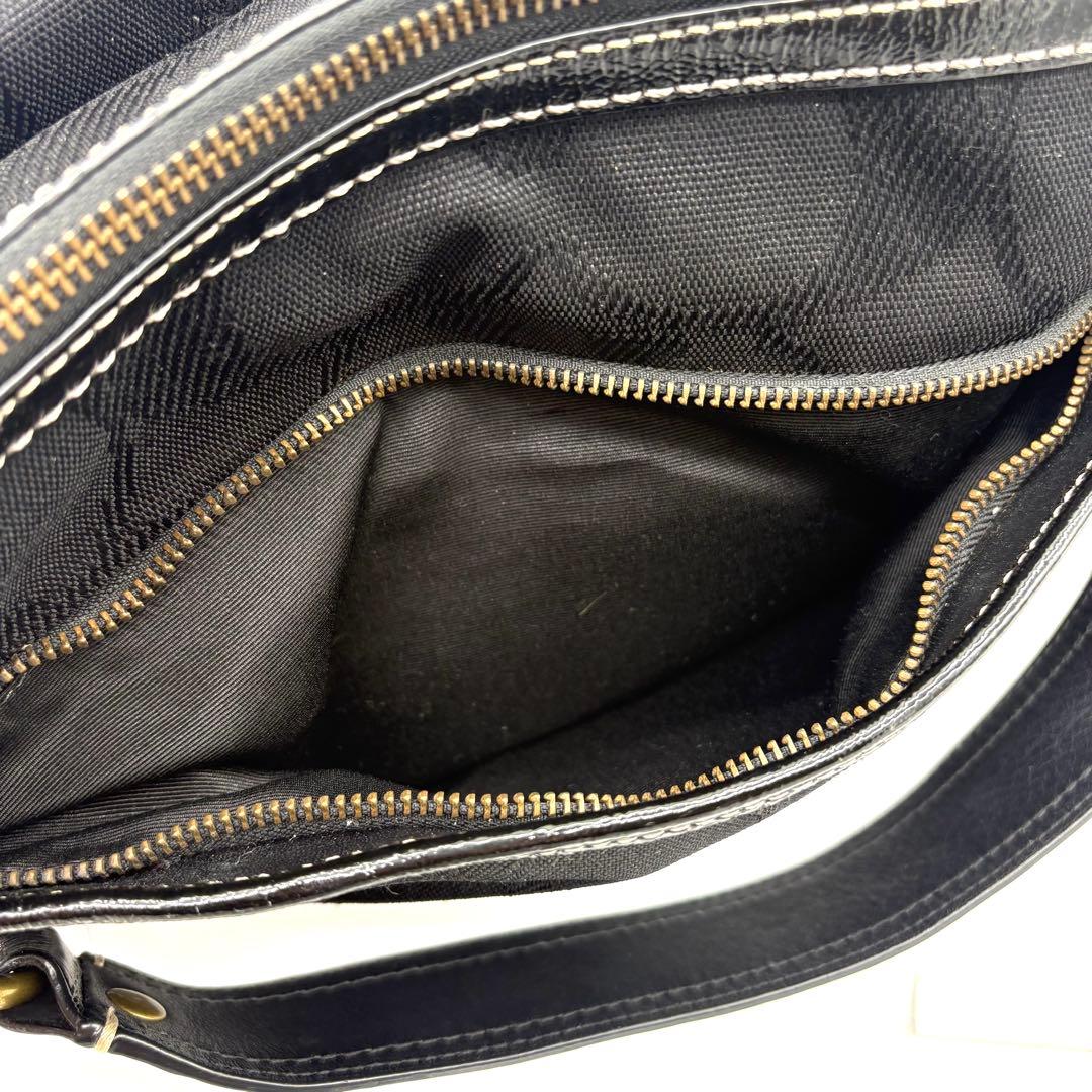 【極美品】コーチ　レガシー　ワンショルダーバッグ　シグネチャー　ターンロック　黒