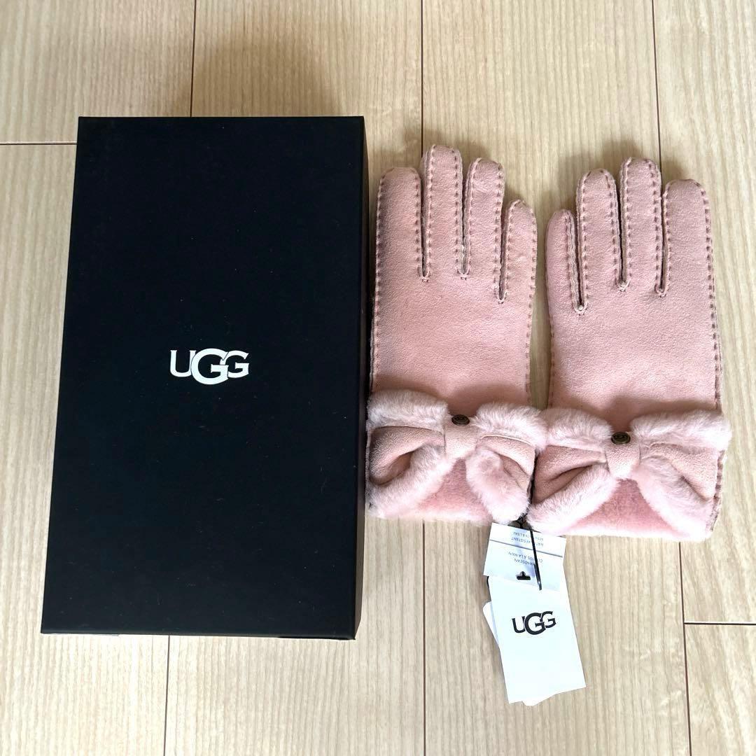 UGG シープスキン ターン ボウ グローブ 手袋　ピンク Mサイズ