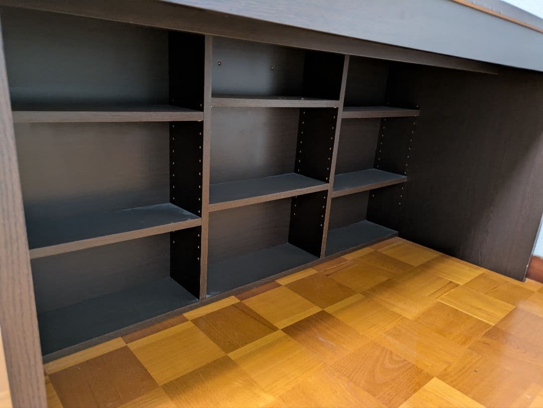 ダークブラウンデスク オープンシェルフ付き