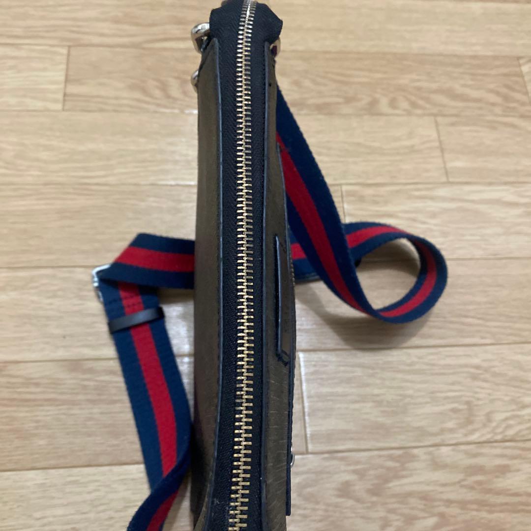 GUCCIメッセンジャーショルダーバッグ