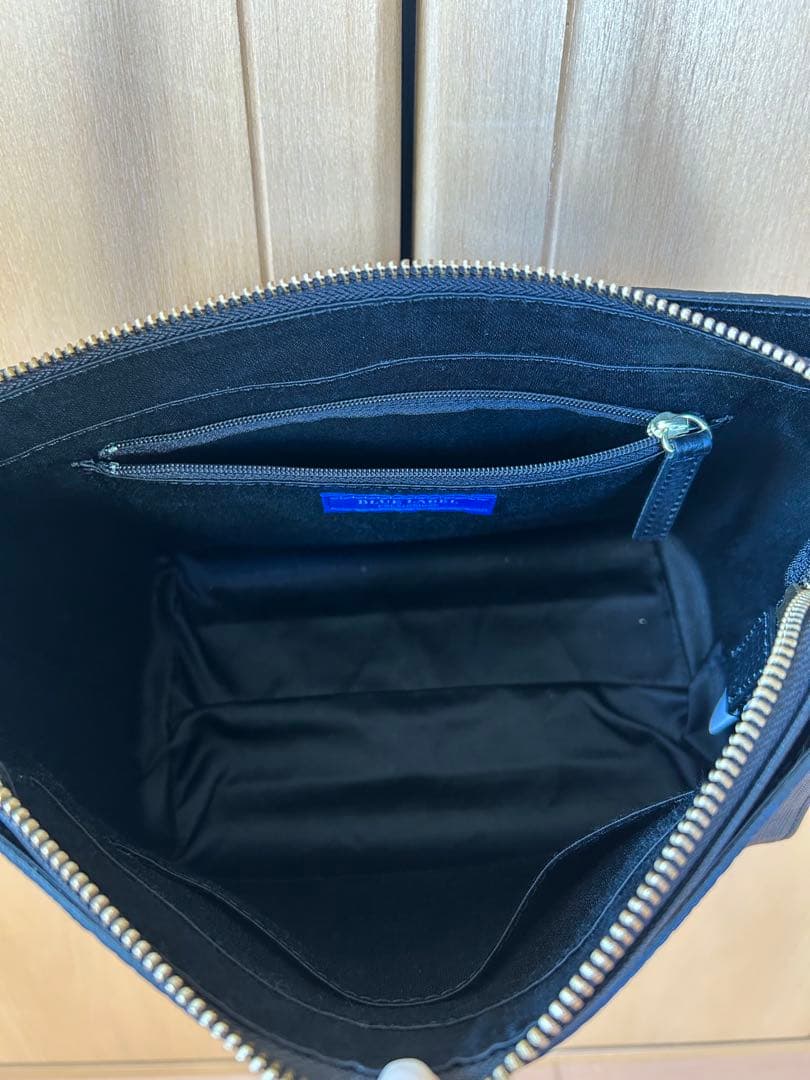 ブルーレーベル クレストブリッジPVC素材ショルダーバッグ