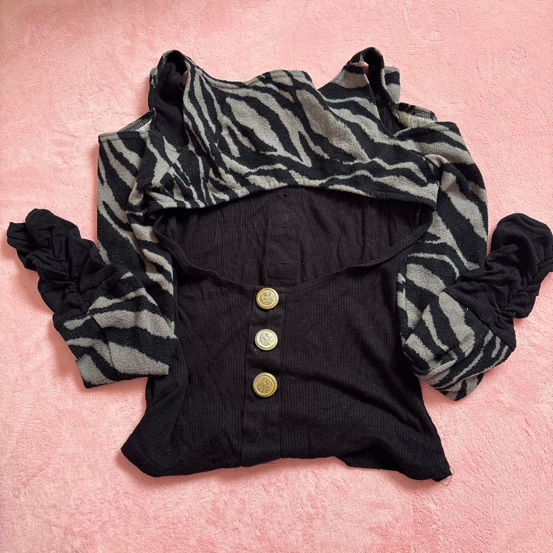 d.i.a ゼブラ柄オフショルダー長袖トップス