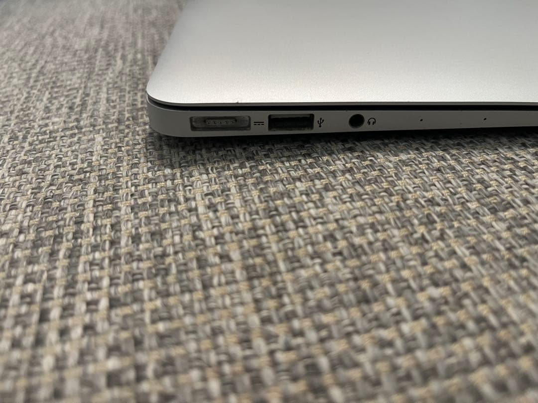 【オマケあり】MacBook Air i5 8GB 13インチA1466