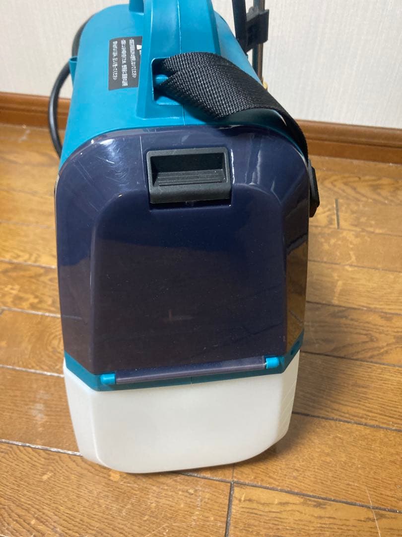 マキタ製　充電式噴霧器 本体のみ　MUS054DZ