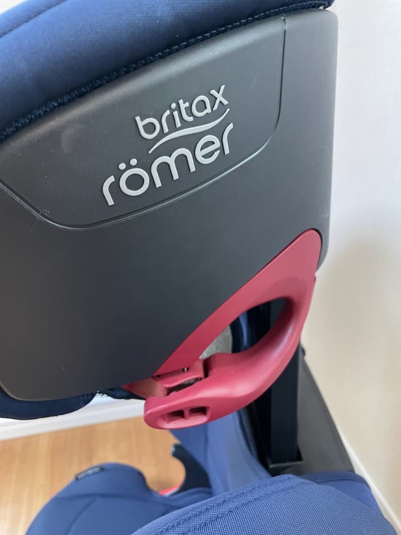 Britax Römer ISOFIX ジュニアシート シートプロテクター付き