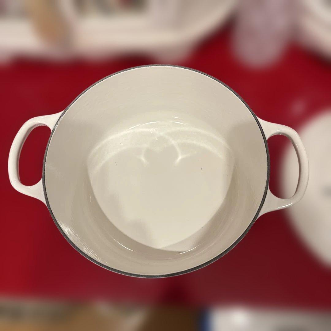 LE CREUSET ハーレムトワレ　イラスト付き両手鍋24cm