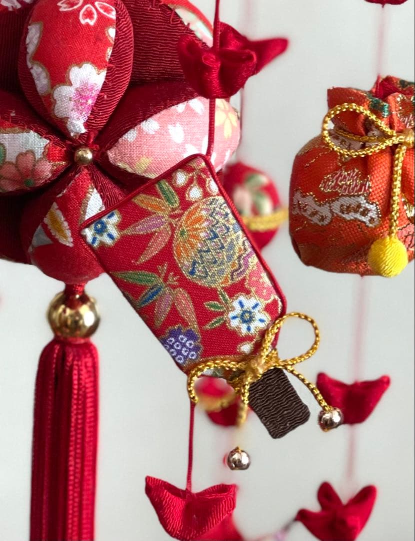 鞠と猫ちゃんの吊るし雛(三人官女付き)