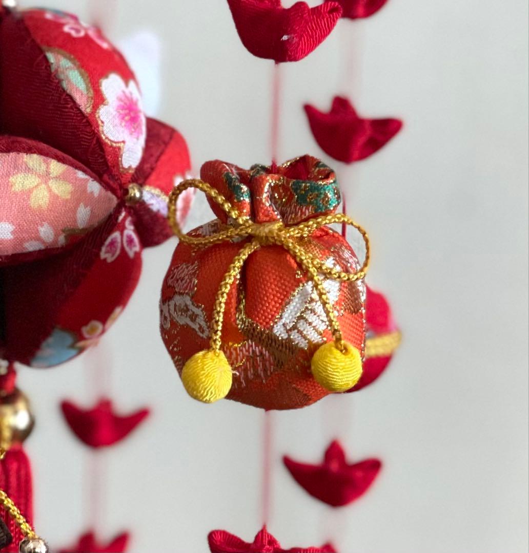 鞠と猫ちゃんの吊るし雛(三人官女付き)