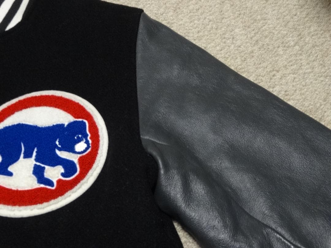 名作　エクストララージ　シカゴ・カブス　パロディー　スタジャン　黒　レザー　牛革