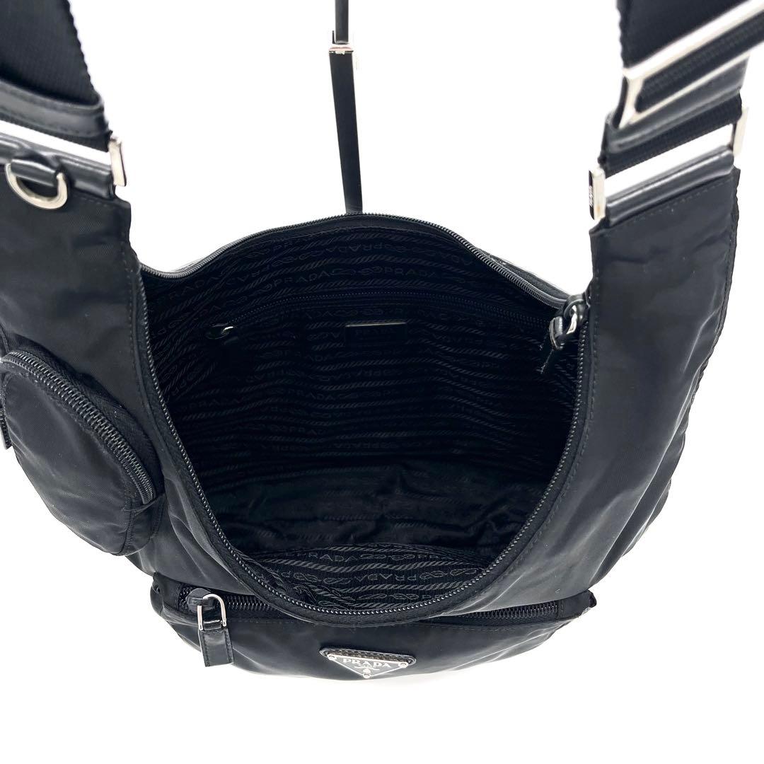 PRADA プラダ ナイロンショルダー 三角ロゴ 斜め掛け 多収納 軽量