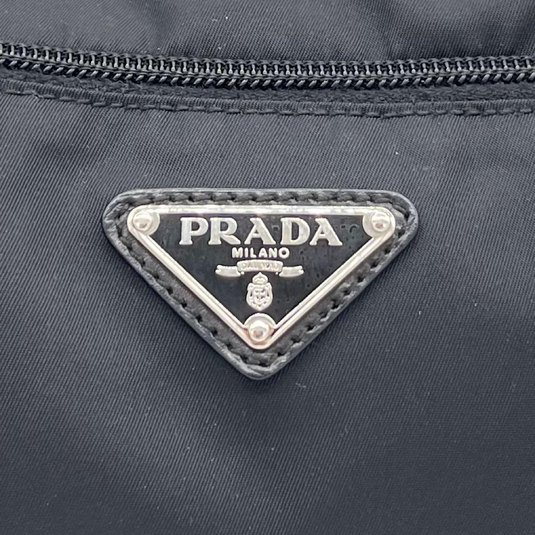 PRADA プラダ ナイロンショルダー 三角ロゴ 斜め掛け 多収納 軽量