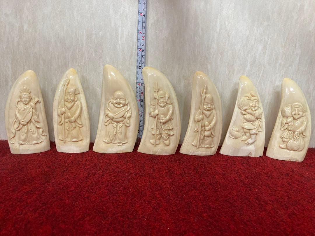 マッコウクジラの牙　七福神　玉峰作　ケース付き