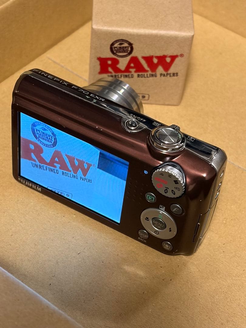 富士フィルム　Fine pix F70exr