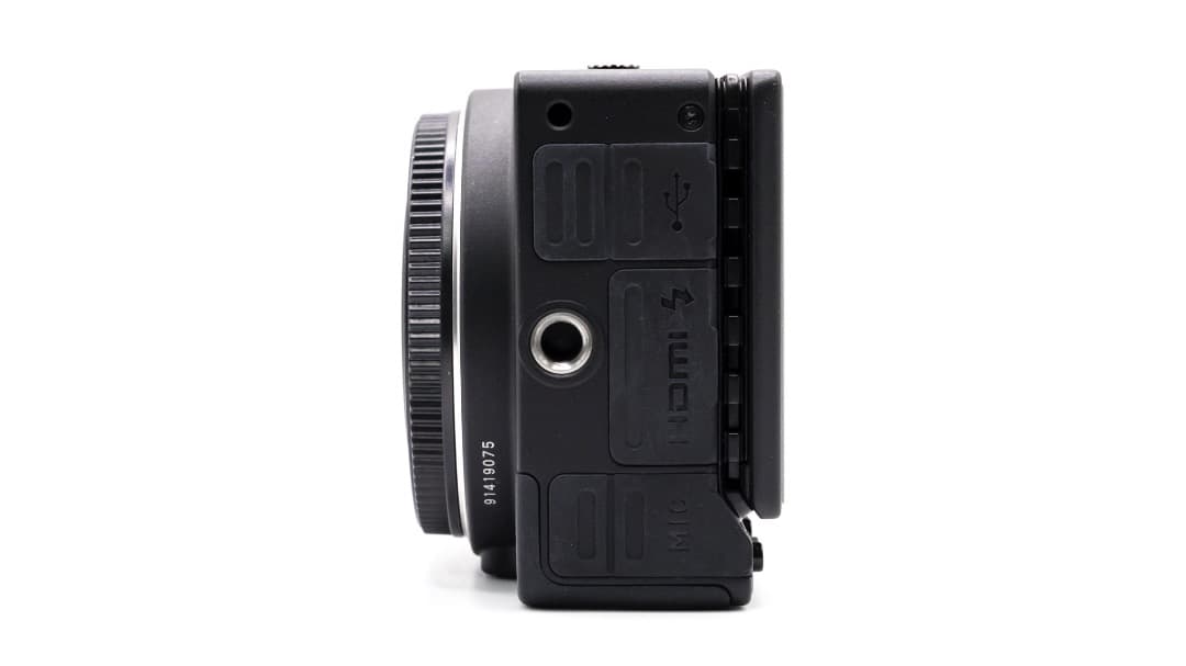 SIGMA fp 45mm F2.8 DG DN KIT＋予備バッテリー3個ほか