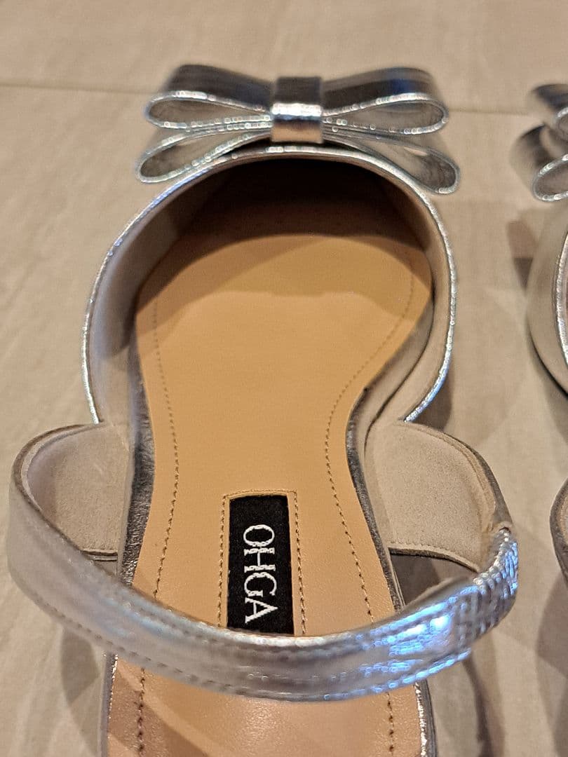 【人気完売】【美品】OHGA シルバー ポインテッドトゥ ミュール