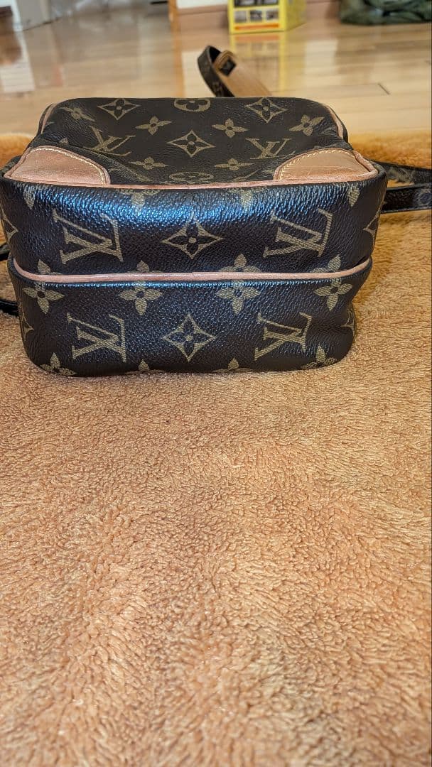 Louis Vuitton ショルダーバッグ　アマゾン