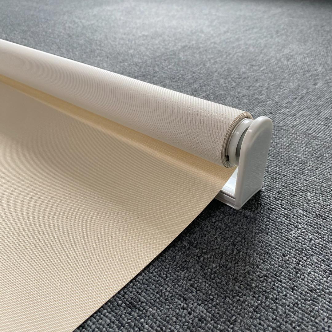 (KP049)【防炎】ロールスクリーン　幅160cm　丈140cm